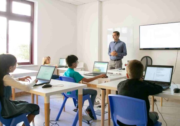 Virtual Classroom Software Development for Teaching